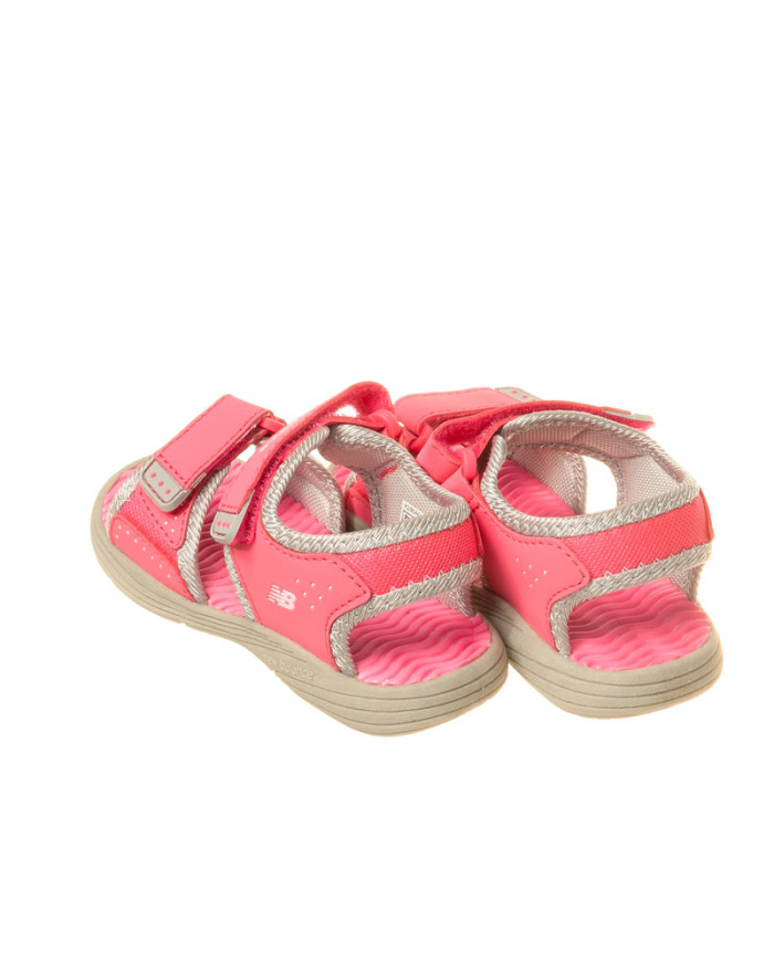 Sandały dziecięce New Balance 2004 KIDS POOLSIDE K2004GRP Różowe - Sklep online Mastersport